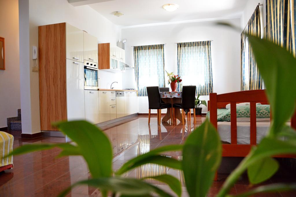 סולינה Apartments Buturi מראה חיצוני תמונה