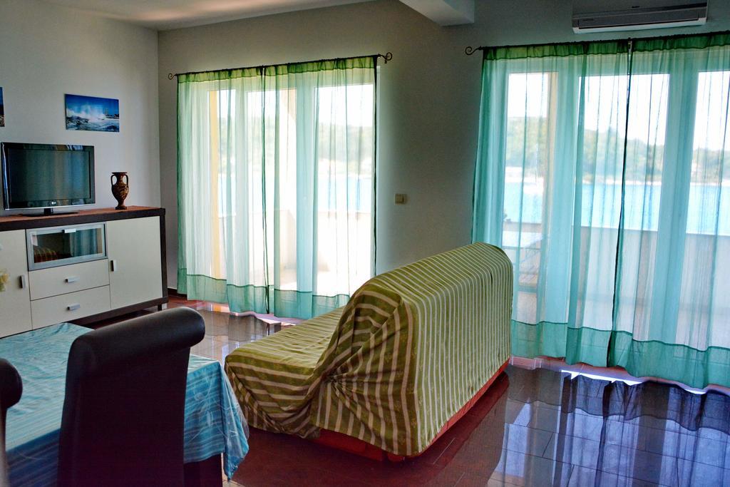 סולינה Apartments Buturi מראה חיצוני תמונה