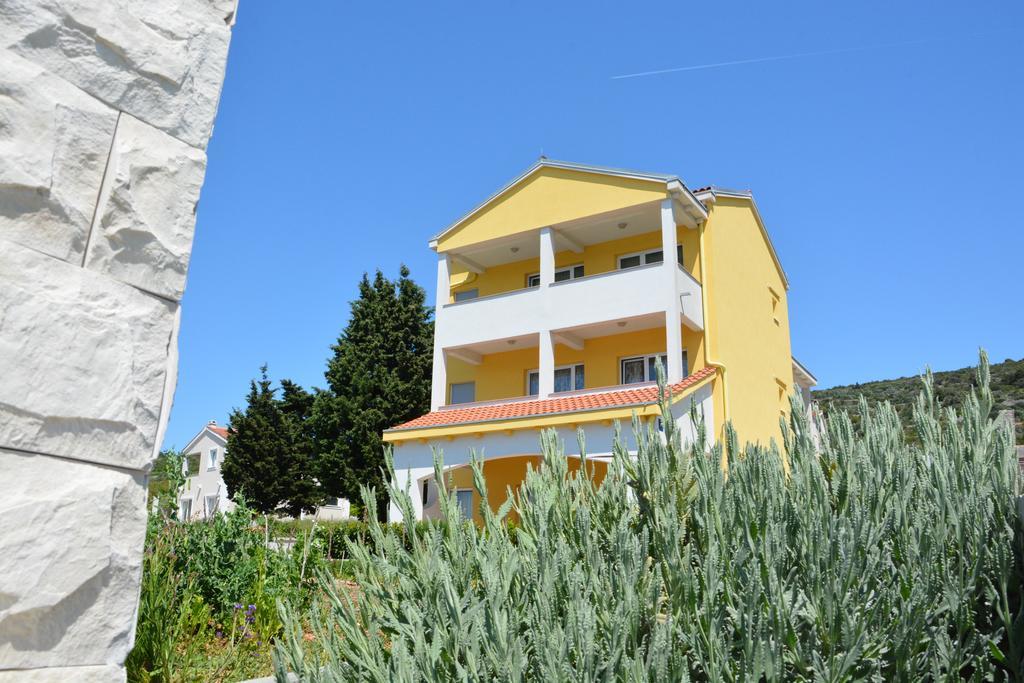 סולינה Apartments Buturi מראה חיצוני תמונה