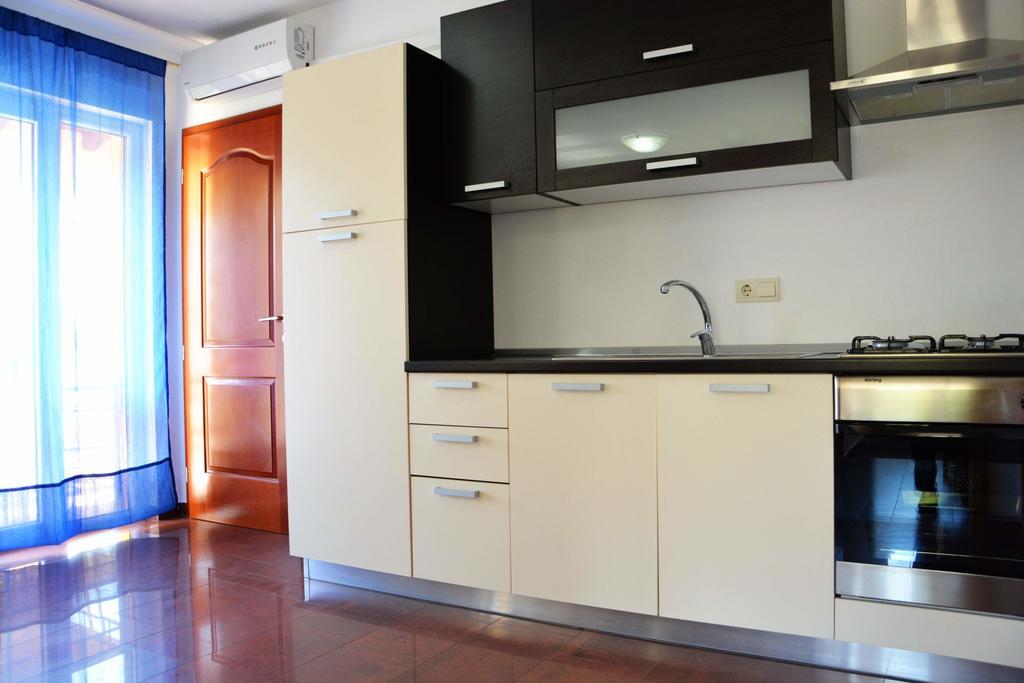 סולינה Apartments Buturi מראה חיצוני תמונה