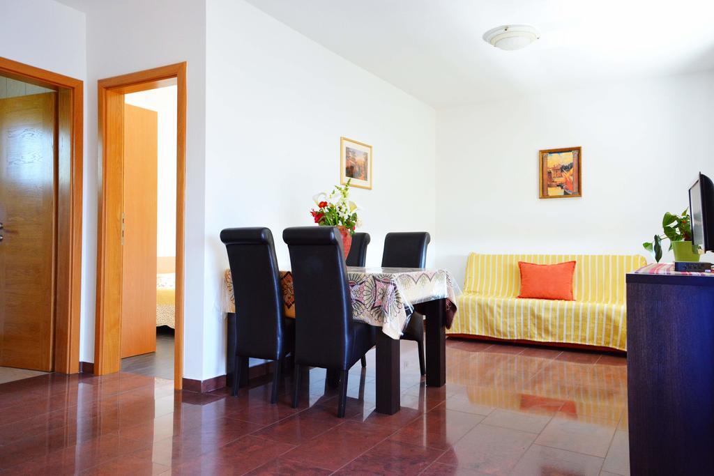 סולינה Apartments Buturi מראה חיצוני תמונה