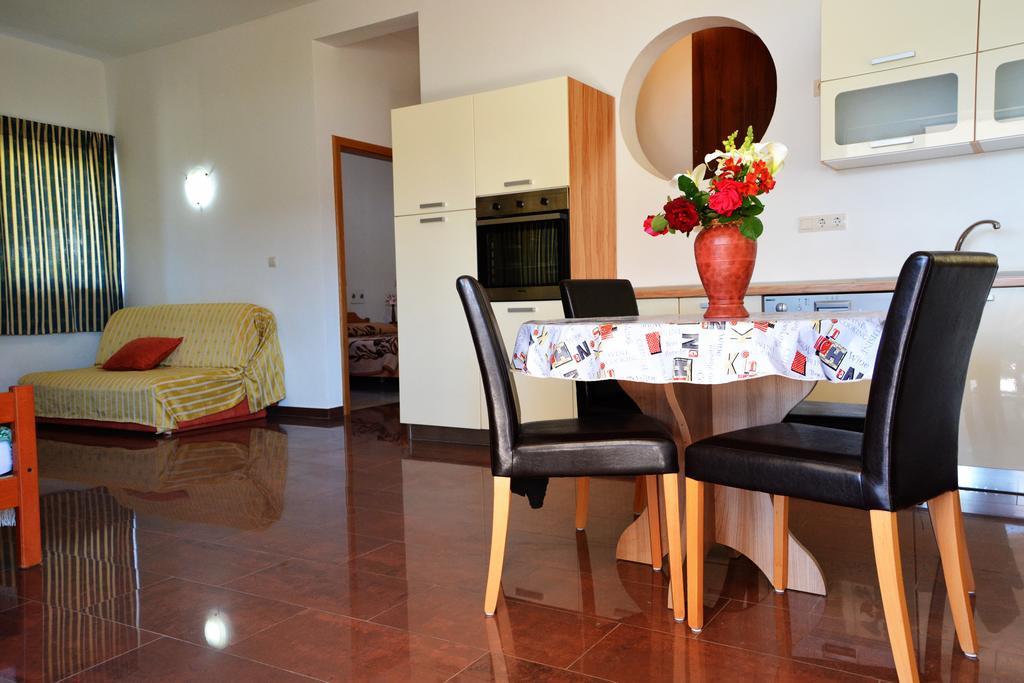 סולינה Apartments Buturi מראה חיצוני תמונה